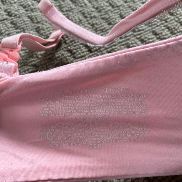 Victoria's Secret Bra - Body by Victoria - Padded Perfect Coverage - 32D - Picture 4 of 5